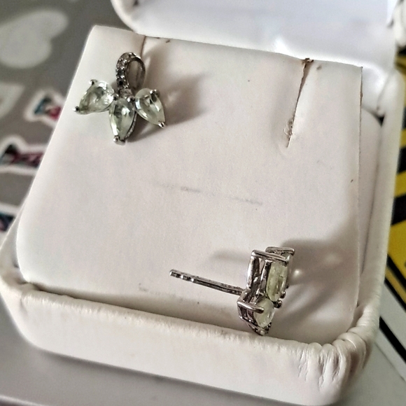 *RARE* Premium Natural Chrysoberyl and White Zircon Stud Earrings - Picture 4 of 6